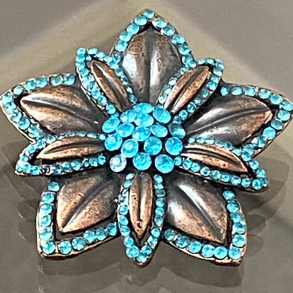 Unbranded Jewelry - Vintage Copper Flower & Blue Crystals Brooch